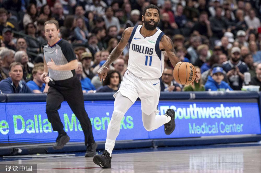 足球场上 足球场上