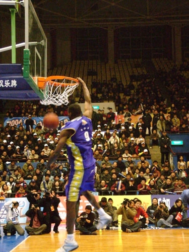 明对比的是 明对比的是