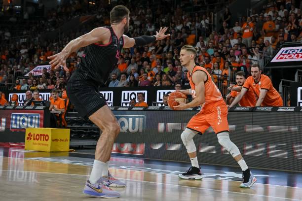 传颂和铭记 传颂和铭记