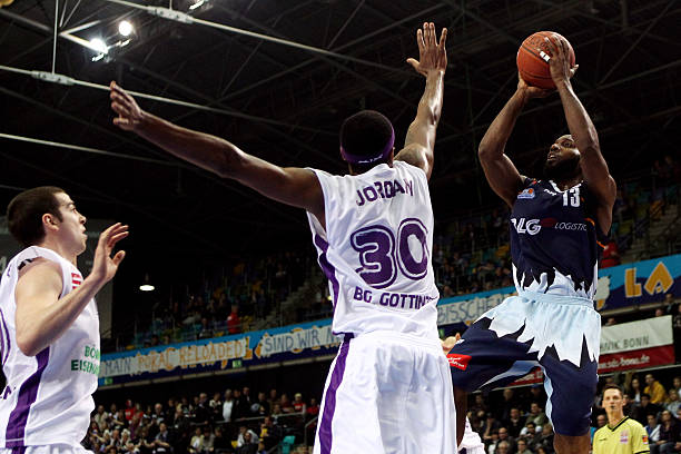 的表现让人 的表现让人