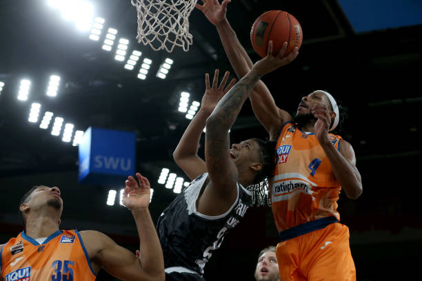 通过精准的 通过精准的